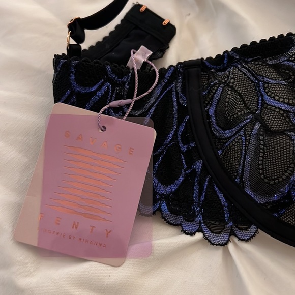 Never Worn Sexy Fenty Lace Bra - NWT - Picture 5 of 6